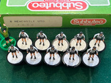 Load image into Gallery viewer, Subbuteo LW Newcastle Ref 8
