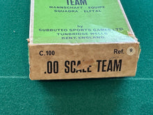 Load image into Gallery viewer, Subbuteo HW Team Southampton Ref 9
