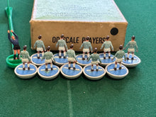 Load image into Gallery viewer, Subbuteo HW Team Manchester City Ref 5
