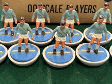 Load image into Gallery viewer, Subbuteo HW Team Manchester City Ref 5
