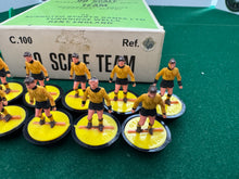 Load image into Gallery viewer, Subbuteo HW Team Watford Ref 6

