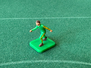 Subbuteo Dugout Figure Green Running