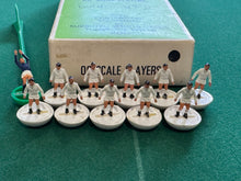 Load image into Gallery viewer, Subbuteo HW Team Leeds Ref 21
