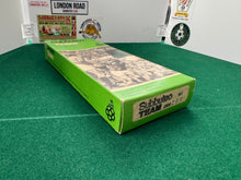Load image into Gallery viewer, Subbuteo LW HP Barnsley/ Kalmar Ref 289
