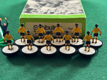Load image into Gallery viewer, Subbuteo LW Wolves Ref 211
