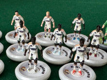 Load image into Gallery viewer, Real Madrid on Tchaaa4 Arrow 2.1 Pearl Bases
