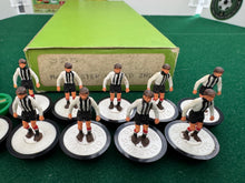 Load image into Gallery viewer, Subbuteo LW HPManchester United 2nd Ref 325
