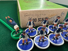 Load image into Gallery viewer, Subbuteo HW Team Grasshopper Club Ref 108
