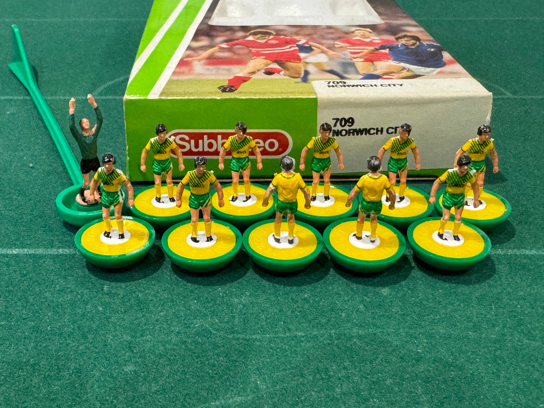 Subbuteo LW Norwich Ref 709