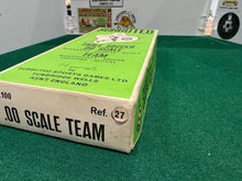 Load image into Gallery viewer, Subbuteo HW Team Hearts Ref 27
