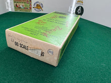 Load image into Gallery viewer, Subbuteo HW Team Grasshopper Club Ref 108
