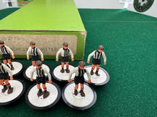 Load image into Gallery viewer, Subbuteo LW HPManchester United 2nd Ref 325
