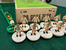 Load image into Gallery viewer, Subbuteo HW Team Leeds Ref 21
