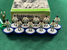 Load image into Gallery viewer, Subbuteo LW HP West Ham 2nd Ref 327
