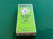 Load image into Gallery viewer, Subbuteo HW Team England Ref 154
