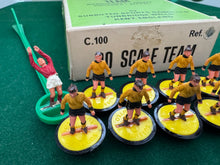 Load image into Gallery viewer, Subbuteo HW Team Watford Ref 6
