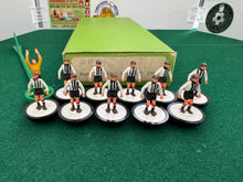 Load image into Gallery viewer, Subbuteo LW HPManchester United 2nd Ref 325
