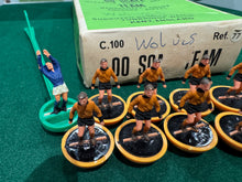 Load image into Gallery viewer, Subbuteo HW Team Wolverhampton Wanderers Ref 77
