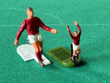 Load image into Gallery viewer, Subbuteo Generic Red Ref 1 Corner Kicker and Throw in Figure
