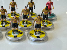 Load image into Gallery viewer, Borussia Dortmund Decals Tchaaa4 Figures and Tchaaa4 Arrow 2 Transparent HW Bases
