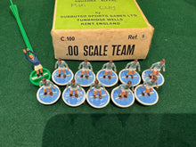 Load image into Gallery viewer, Subbuteo HW Team Manchester City Ref 5
