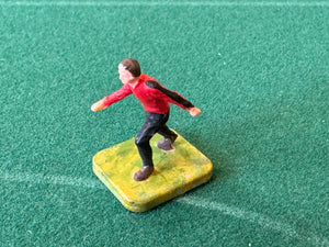 Subbuteo Dugout Figure Red Running