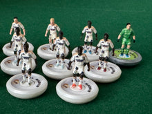 Load image into Gallery viewer, Real Madrid on Tchaaa4 Arrow 2.1 Pearl Bases
