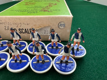 Load image into Gallery viewer, Subbuteo HW Team Grasshopper Club Ref 108
