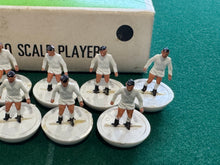 Load image into Gallery viewer, Subbuteo HW Team Leeds Ref 21
