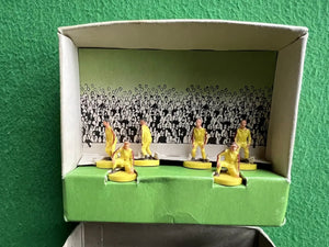 Subbuteo Ball Boy Set RARE YELLOW BASE