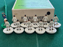 Load image into Gallery viewer, Subbuteo HW Team Leeds Ref 21
