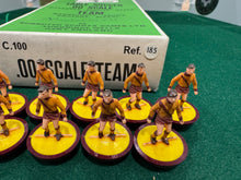 Load image into Gallery viewer, Subbuteo HW Team Motherwell Ref 185
