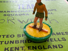 Load image into Gallery viewer, Subbuteo HW Team Norwich City  Ref 28
