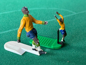 Subbuteo Brazil Ref 50 Corner Kicker and Throw in Figure