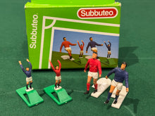 Load image into Gallery viewer, Subbuteo Throw in and Corner kickers Set
