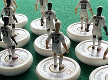 Load image into Gallery viewer, Real Madrid 2022/23 on 2K4 Figures on Colpani 2 Bases
