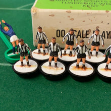 Load image into Gallery viewer, HW Team Newcastle United Ref 8
