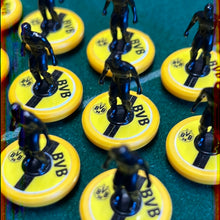 Load image into Gallery viewer, Borussia Dortmund Club Team on Sureshot Pro Bases
